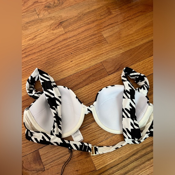 We wore what new bikini with tags medium bottoms large top - Picture 2 of 4